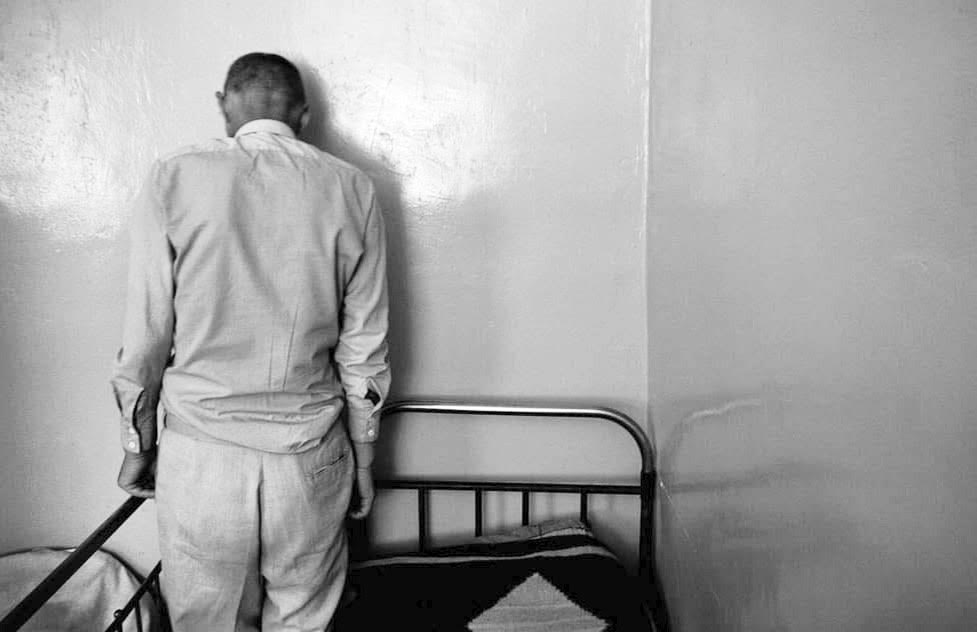 بعد وفاة طبيب على يدي ابنه في بنزرت.. قتل..اغتصاب ..تنكيل..والجناة أبرياء بقوة "الورقة الحمراء"!